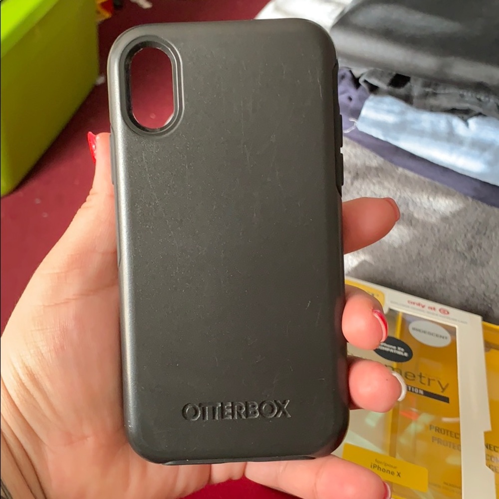 Black otter box iPhone X